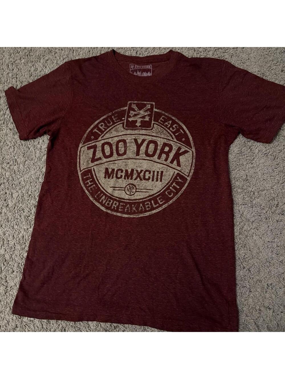 Zoo York Unbreakable Skateboards Medium Mens Red Graphic Logo Short Sleeve Tee